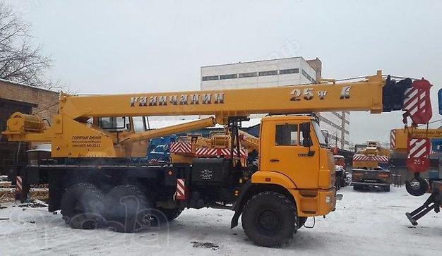 Автокран 25 тонн Галичанин КС-55713-5В на шасси вездеход Камаз 43118